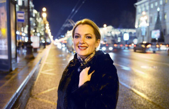 43-летняя актриса Мария Порошина решилась на кардинальную смену имиджа