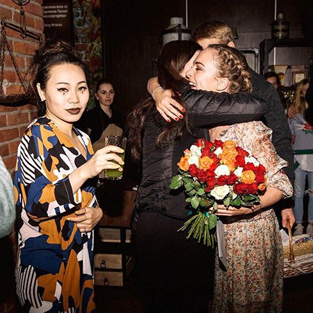 Аглая Тарасова отпраздновала день рождения в компании звёзд и Милоша Биковича - Фото №5