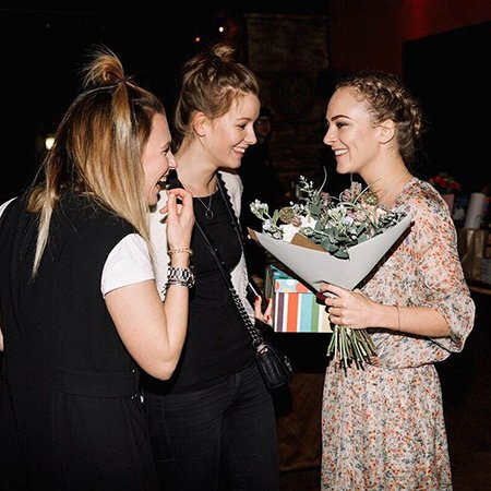 Аглая Тарасова отпраздновала день рождения в компании звёзд и Милоша Биковича - Фото №7
