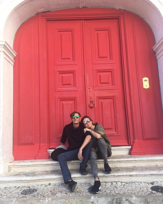 Павел Воля и Ляйсан Утяшева проводят семейный отпуск в Португалии - Фото №2