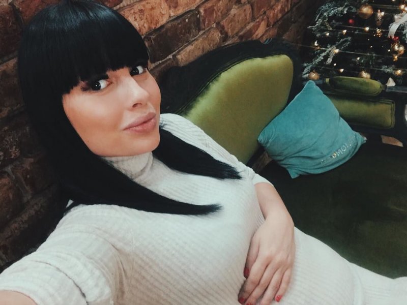 Нелли Ермолова отменила путешествие из-за беременности