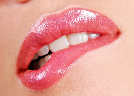 Как увеличить губы без пластических хирургов
