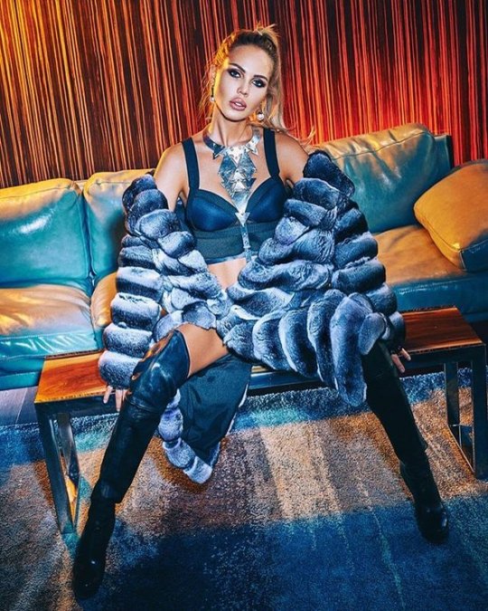 Мария Погребняк представила смелую коллекцию на Mercedes-Benz Fashion Week Russia - Фото №8
