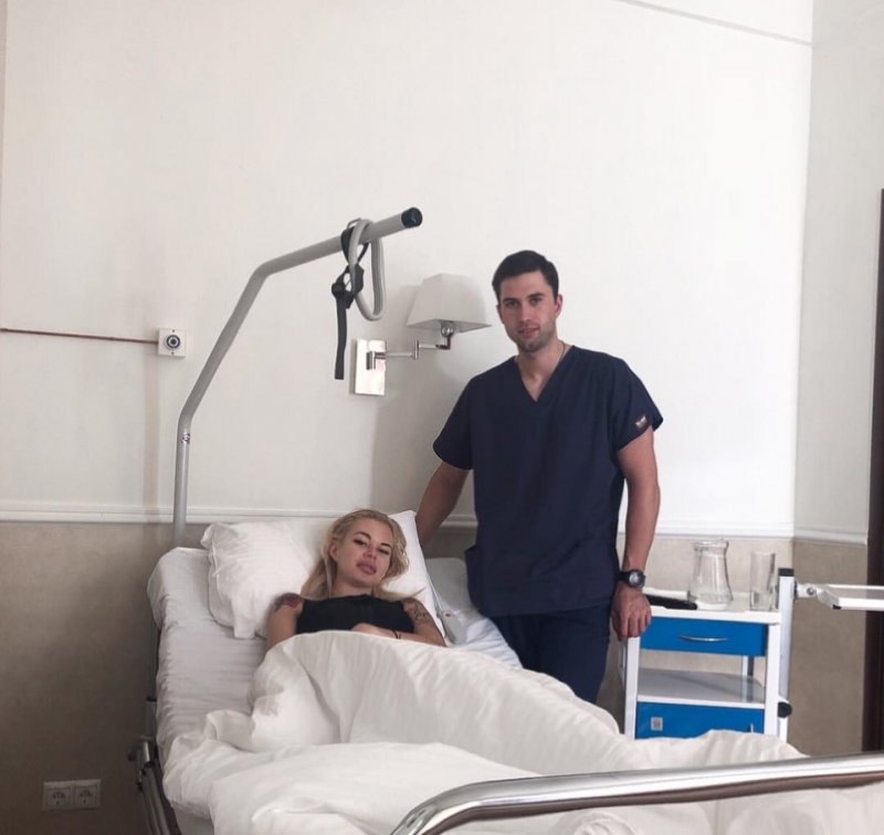 Лена Хромина показала грудь после пластической операции
